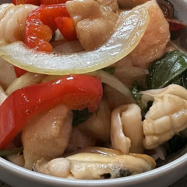 Spicy Seafood Claypot Rice.