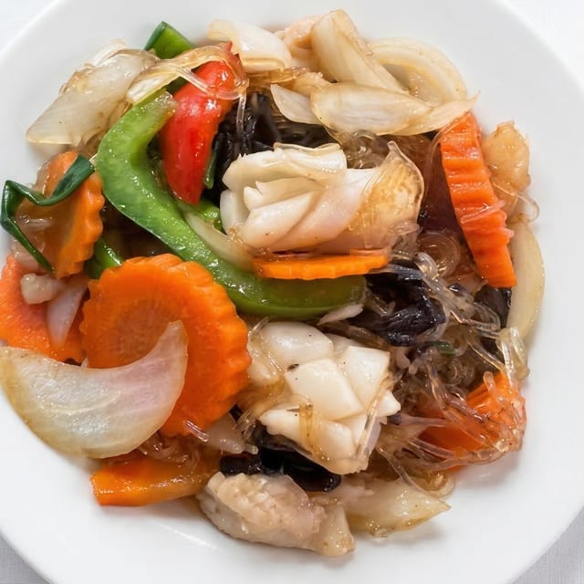 Seafood Claypot Noodles.